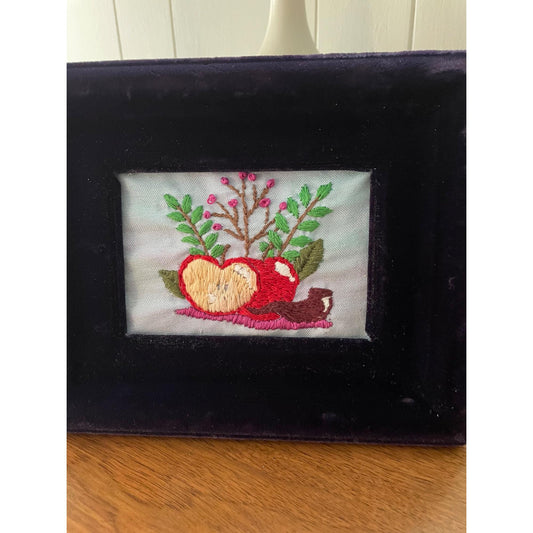 Hand Embroidered Rosh Hashanah Apple Artwork 6.5 x 8 Jewish New Year Decor Gift